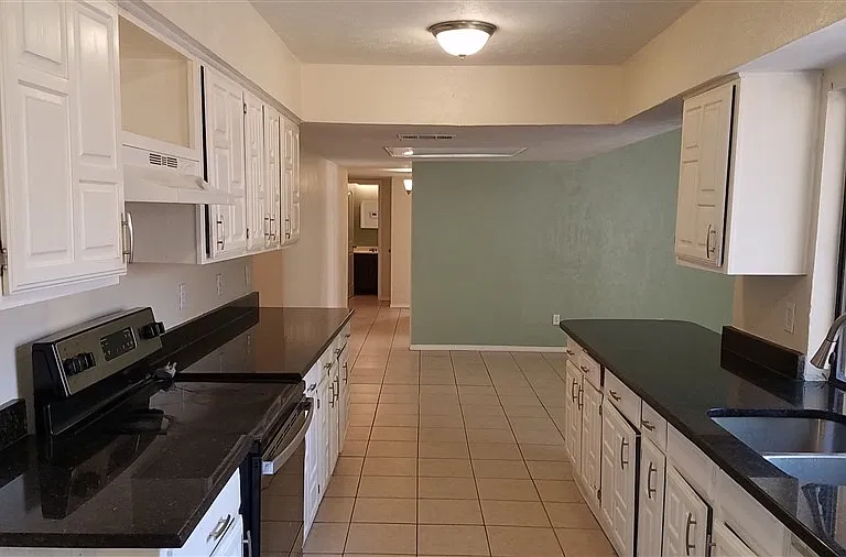 4709 Woodfield Dr — Photo 5