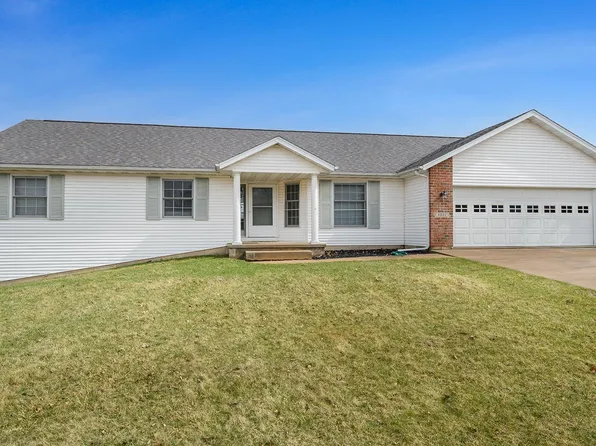 1011 Burke Dr, Freeport, IL 61032