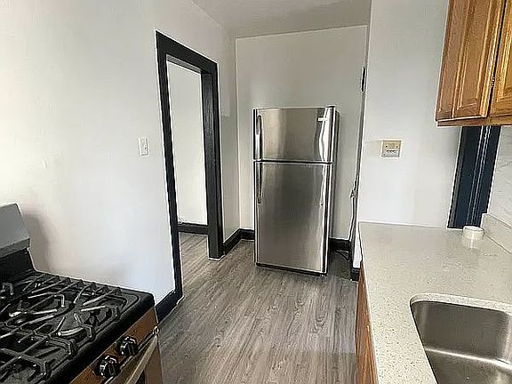 3rd image of 21-27 27th St #C67