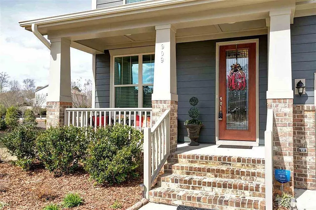 Front porch - 909 Maynard Creek Ct