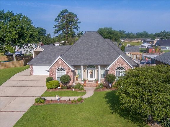 5th image of 709 Emma Dr