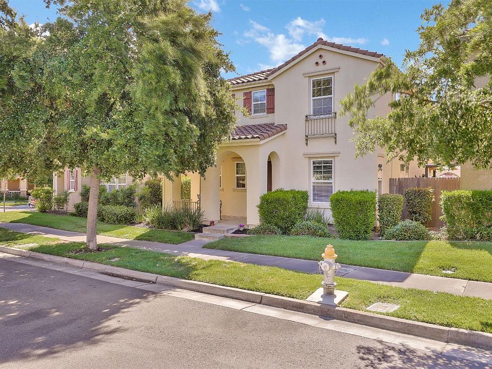 1st image of 261 Wapello Cir