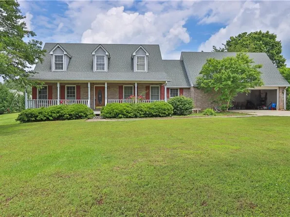 3646 Brown Well Ct, Gainesville, GA 30504