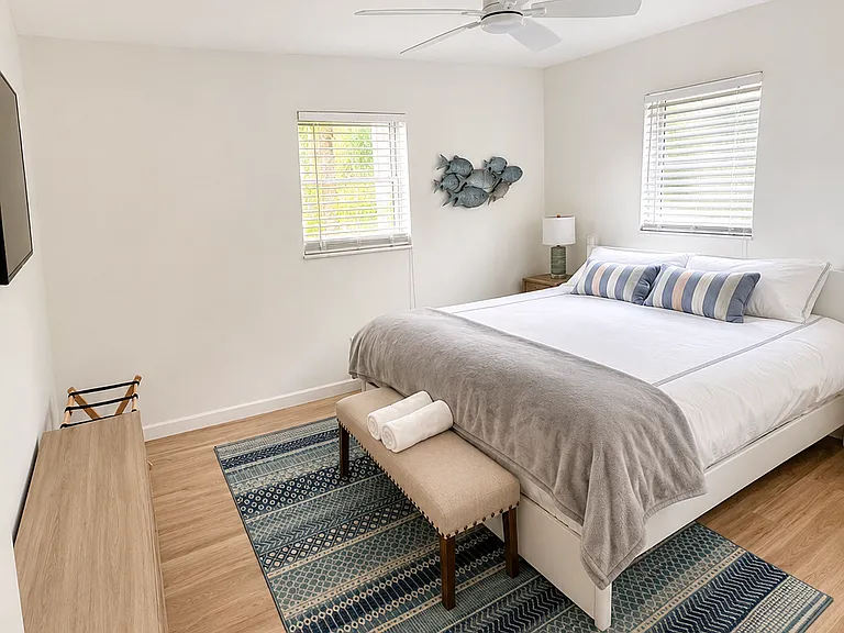 2502 NE 15th Ln — Photo 18