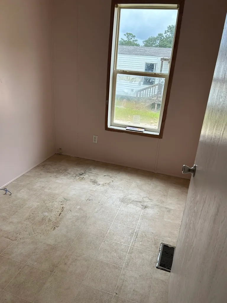 3 bed, $775 — Photo 3