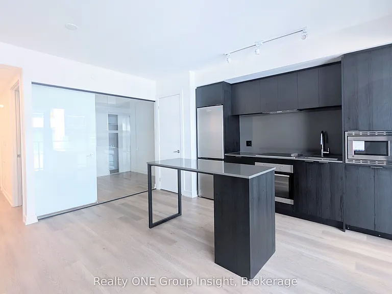 1 Jarvis St #425 — Photo 4