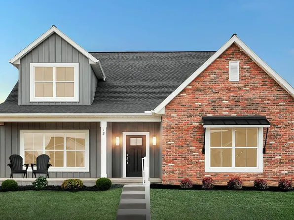 18 Grand Summit Dr, Annville, PA 17003