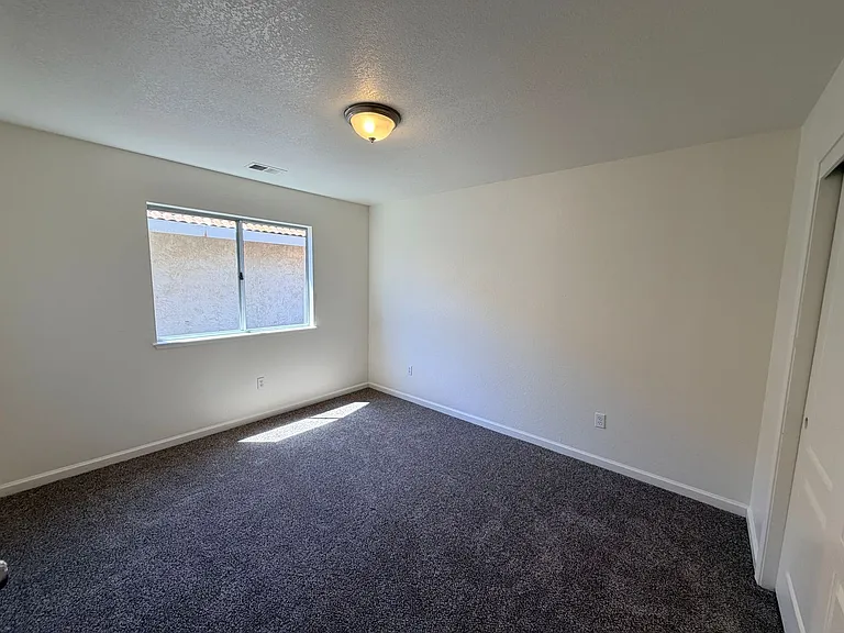 937 Neal St — Photo 32