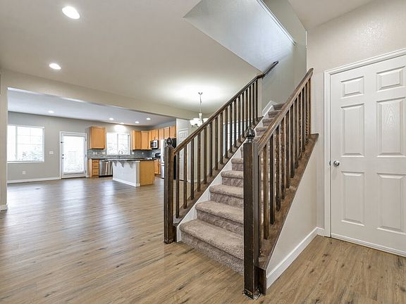 5th image of 14937 Melco Ave