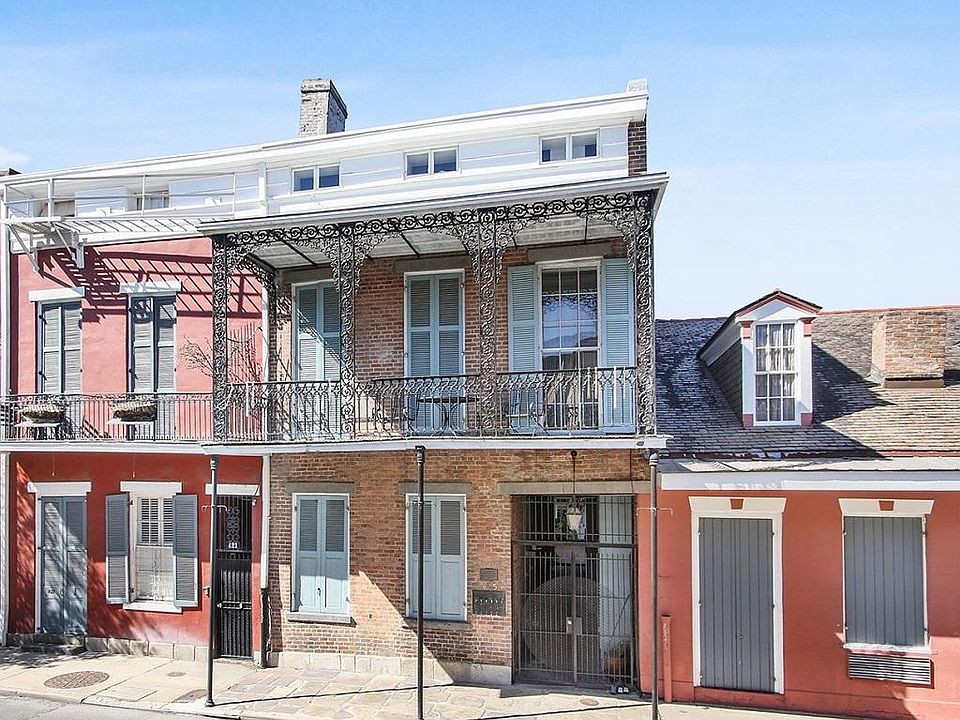 1st image of 425 Burgundy St APT 2