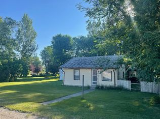 261 S 1st St W, Cowley, WY 82420