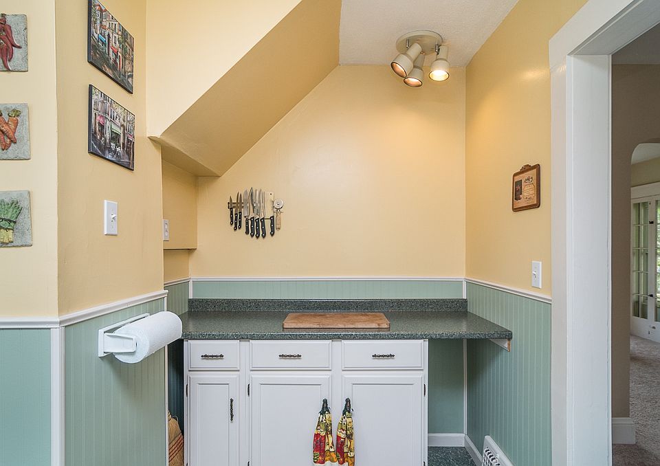 1st image of 2019 Wyandotte Ave