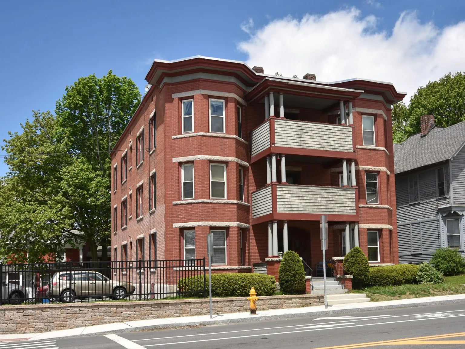 2 bed, 1062 sqft, $1,750 — Photo 3