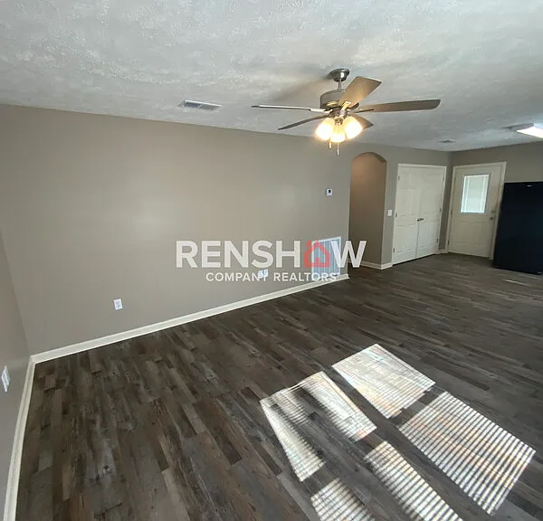 133 Hawthorne Ave — Photo 4