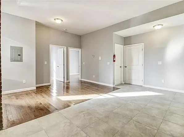 585 Bramhall Avenue image 1 of 10