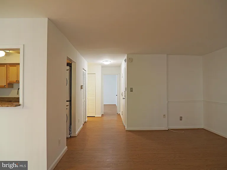 10 Monroe St #302 — Photo 5