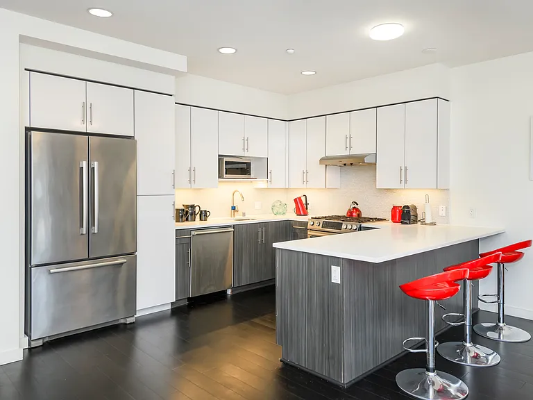 555 Innes Ave #408 — Photo 8