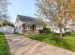 711 Burbank Ave, Waterloo, IA 50702