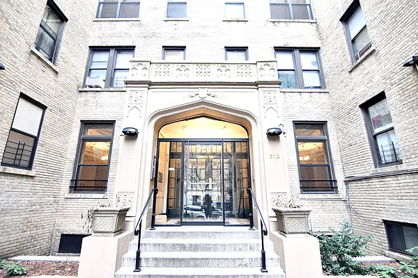 Rented by Bohemia Realty Group | media 7