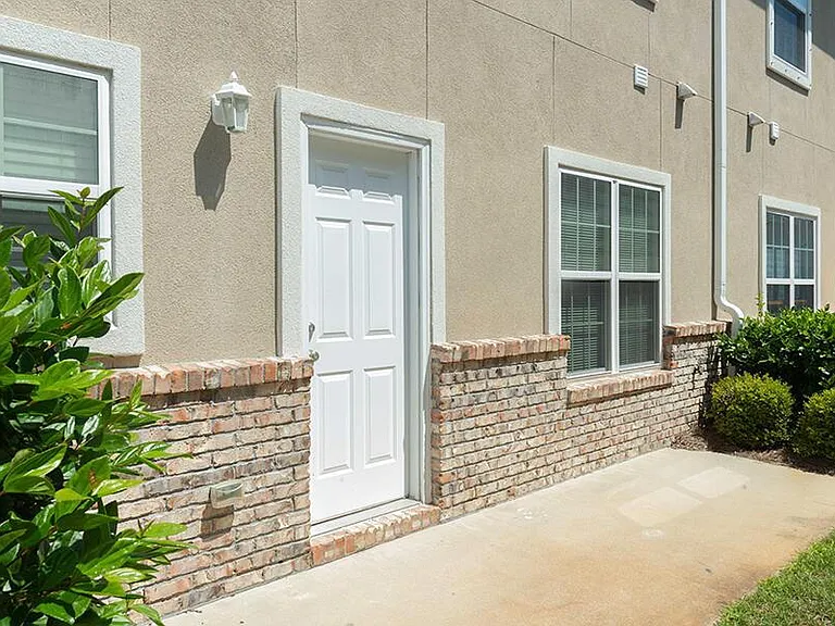 1469 Bentley Cir — Photo 18