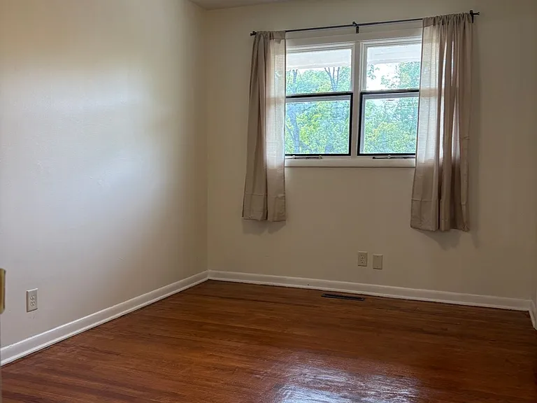 Spacious 3 Bedroom Townhome Available Now Great Location! — Photo 6