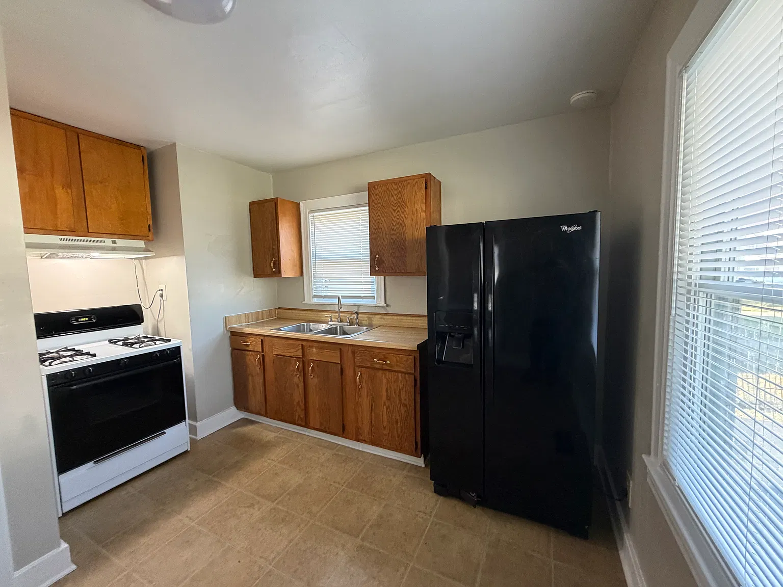 2 bed, 720 sqft, $1,400 — Photo 2