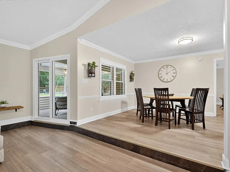 3520 Clifden Dr — Photo 41