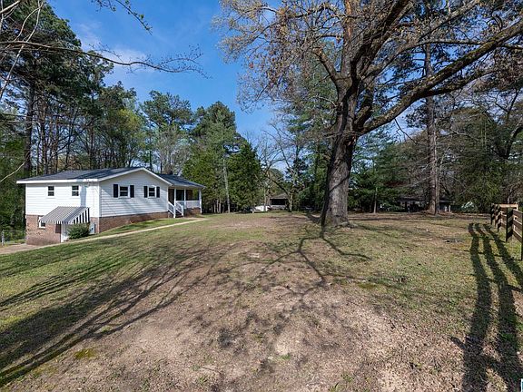 4th image of 2631 North Rd