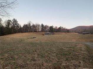 10668 N 226th Hwy, Bakersville, NC 28705
