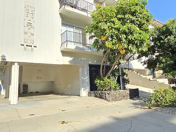 2nd image of 1620 S Beverly Glen Blvd #18