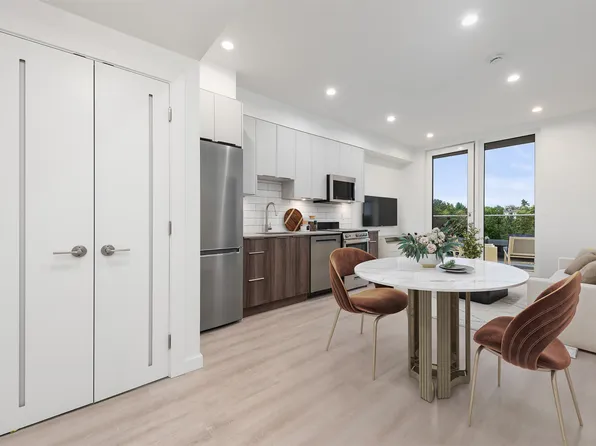 1680 Adanac St, Vancouver, BC