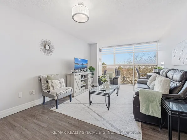 4205 Shipp Dr #506, Mississauga, ON L4Z 2Y9