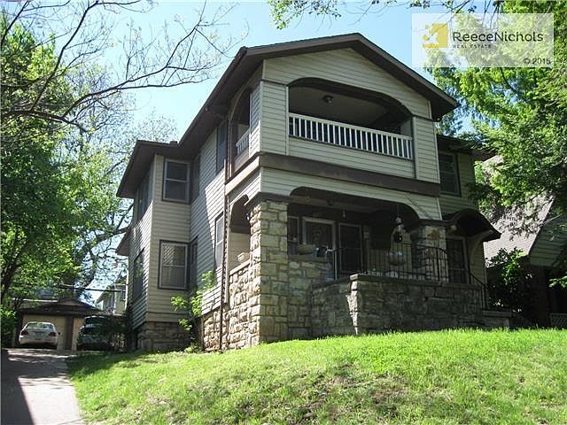 Duplex two story, double garage, near St John