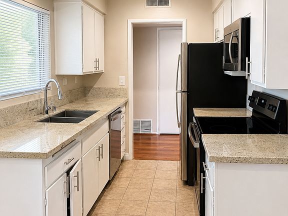 5th image of 2071 Valderas Dr #5bc52b393