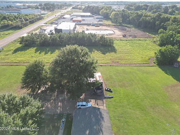 5th image of 571 Church Rd