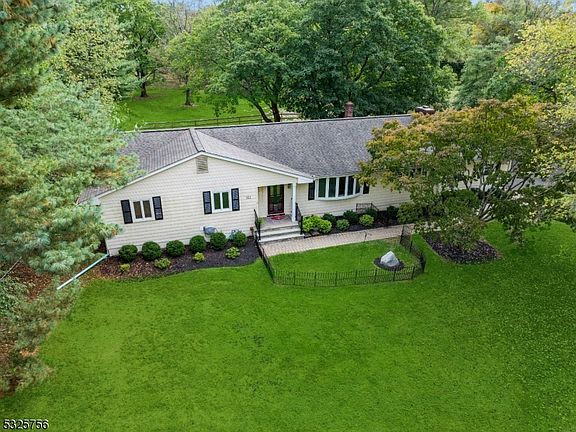 2nd image of 102 Jamestown Rd