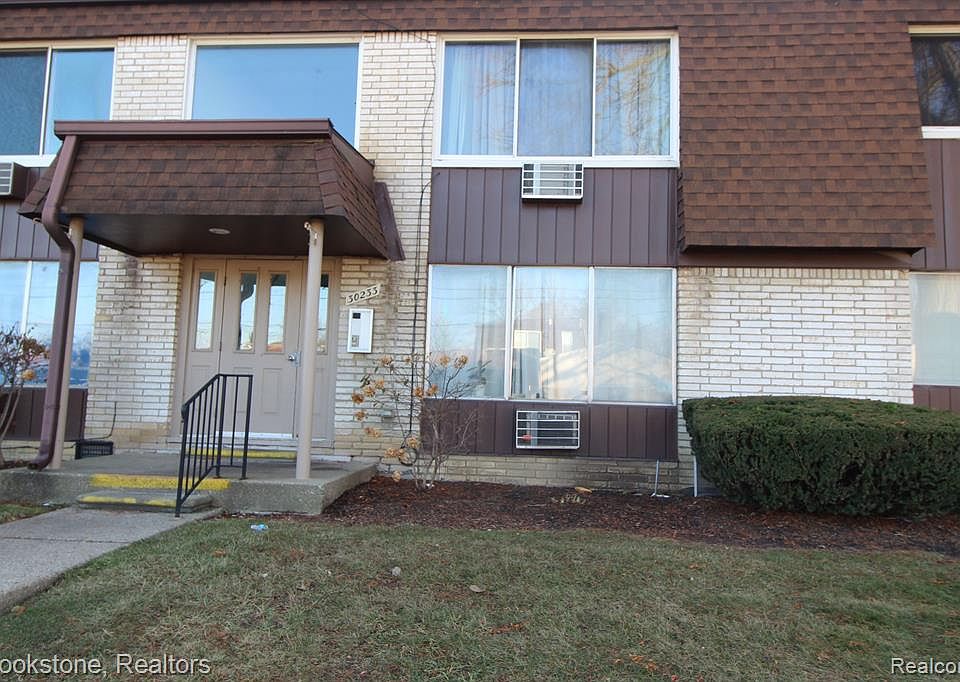 30233 Utica Rd APT 234 Roseville MI 48066 MLS 20230103513