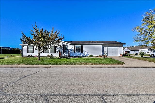 1st image of 1104 N White Oaks Ln