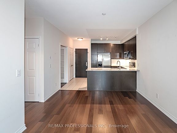 5th image of 1135 Royal York Rd #312