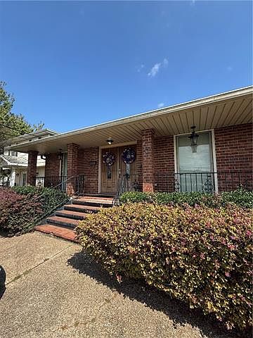 1st image of 429 W Harrison Ave
