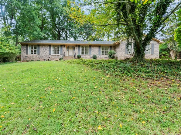 1204 Stonehurst Dr, Anderson, SC 29621