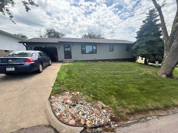 402 E Main St, Lawton, IA 51030
