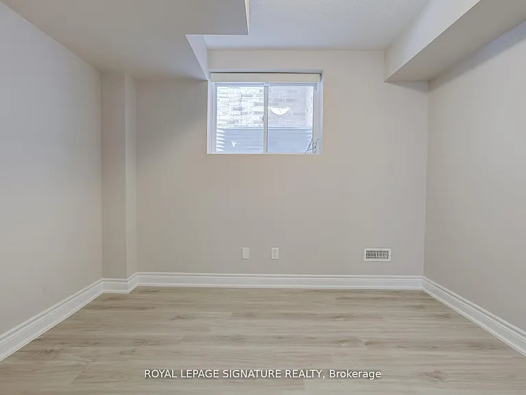 16 Dancing Waters Rd #BASEMENT — Photo 25