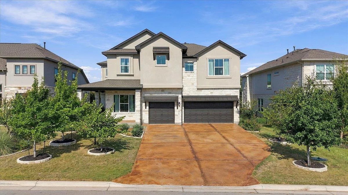 5 bed, 4.0 bath, 3575 sqft, $5,100 — Photo 2