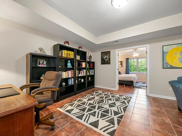 509 Gallery Pl — Photo 16
