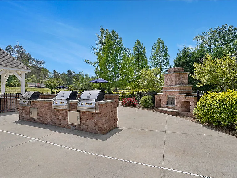 Reserve at Stone Hollow — Photo 2