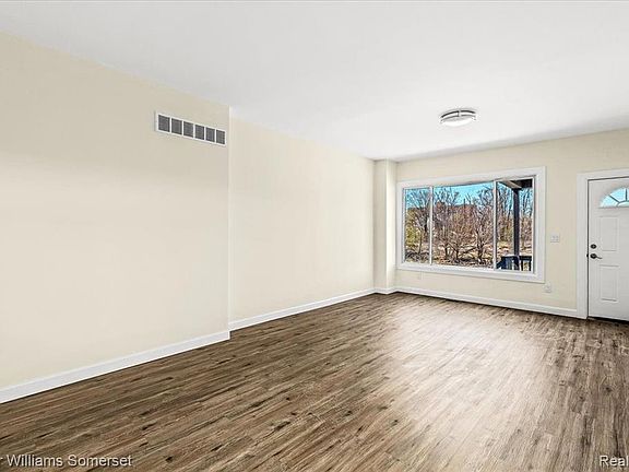 3rd image of 2025 Marquette St