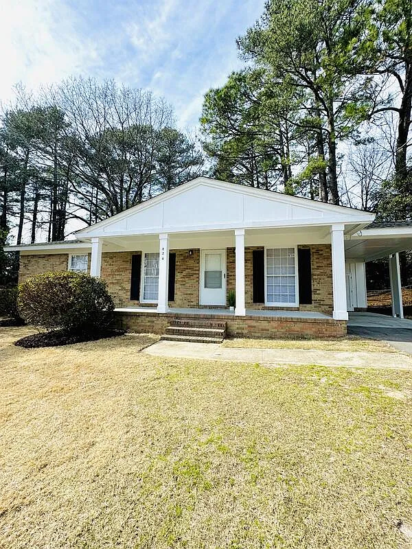 3 bed, 1.5 bath, 1075 sqft, $1,495 — Photo 1