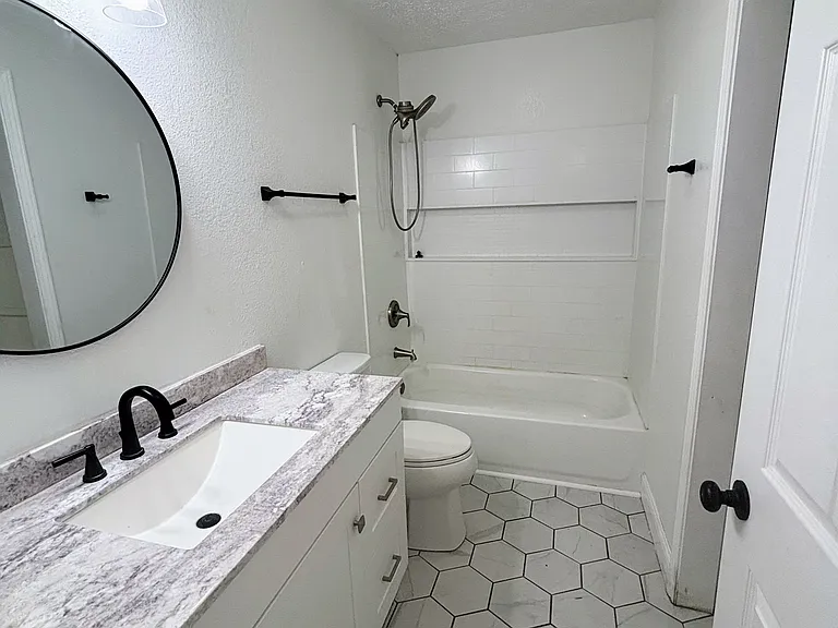 126 Raymond Dr — Photo 8