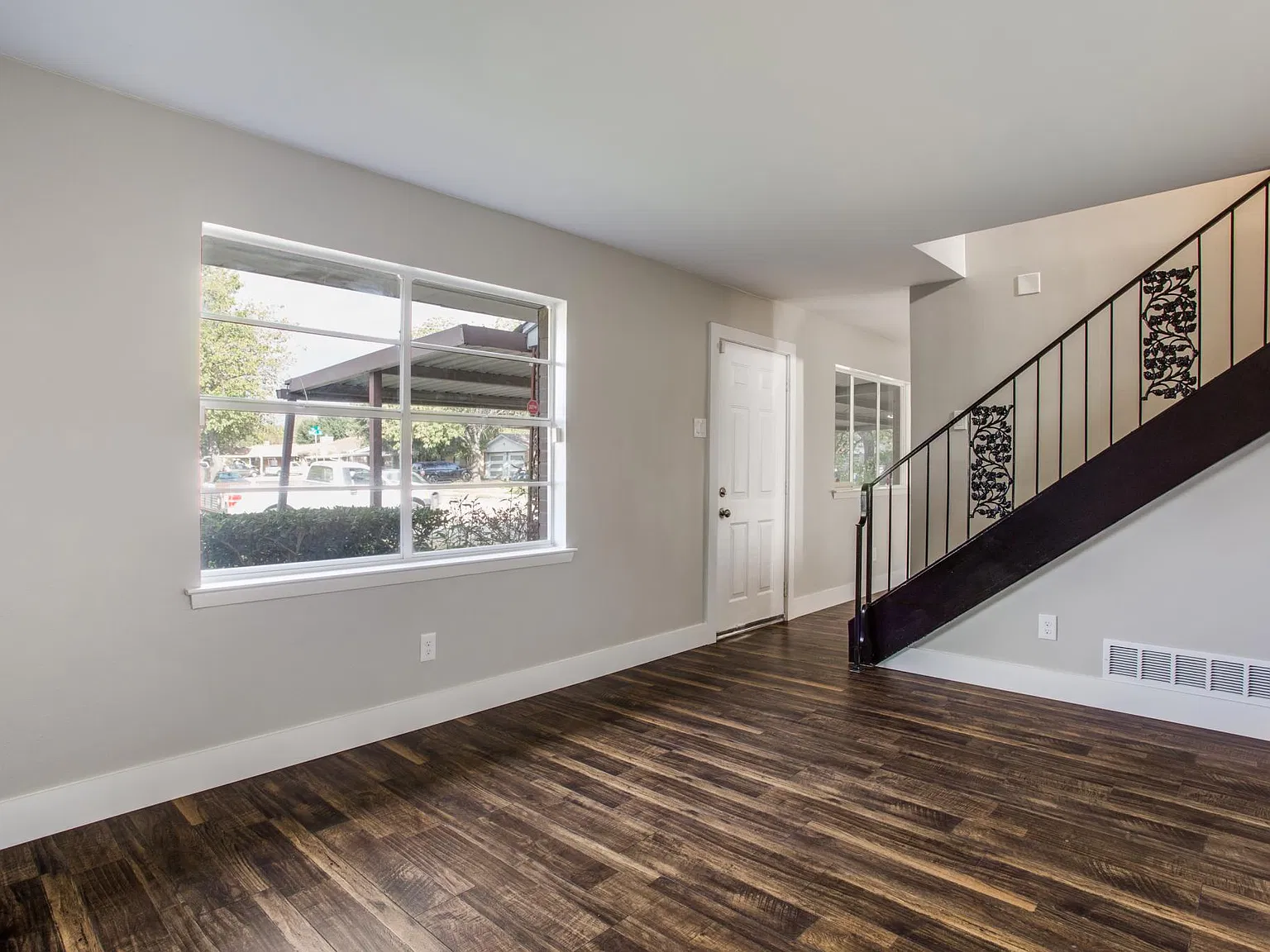 4 bed, 1566 sqft, $2,400 — Photo 2